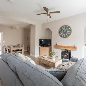 Holiday home Dales Edge -